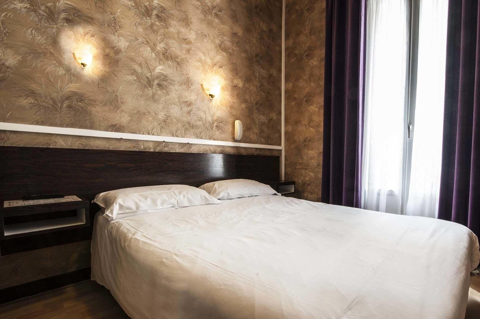 Hotel Des 3 Nations Paris Eksteriør billede