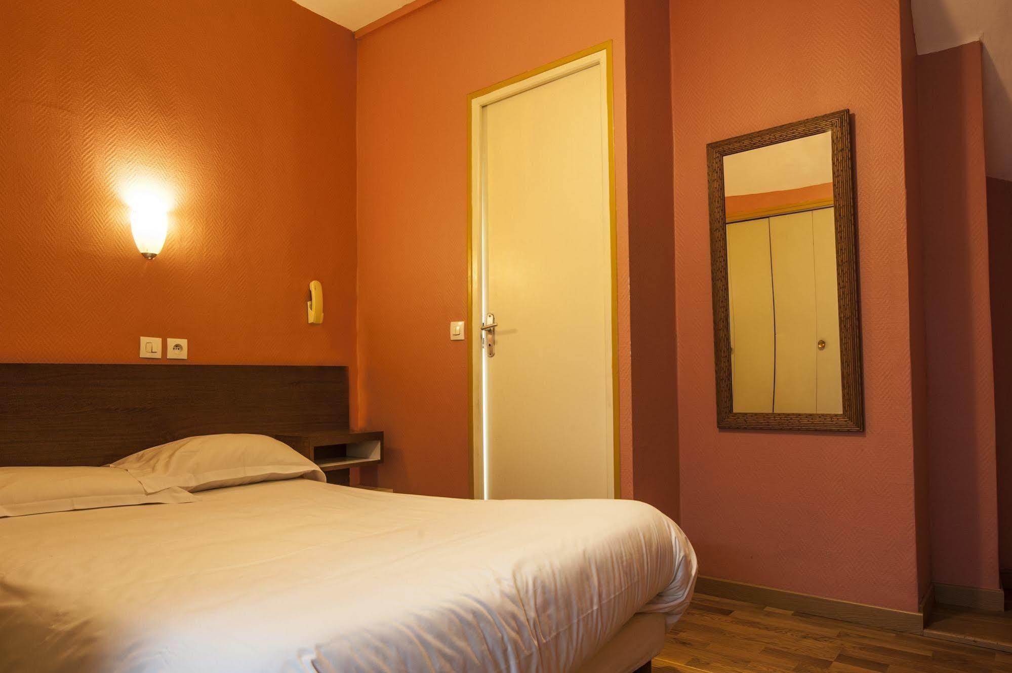 Hotel Des 3 Nations Paris Eksteriør billede
